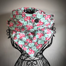 Load image into Gallery viewer, &quot;Mint Bloom&quot; Neck Wrap
